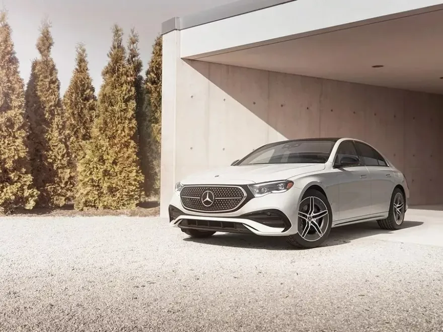 2025 Mercedes Benz E 350 4MATIC photo 1