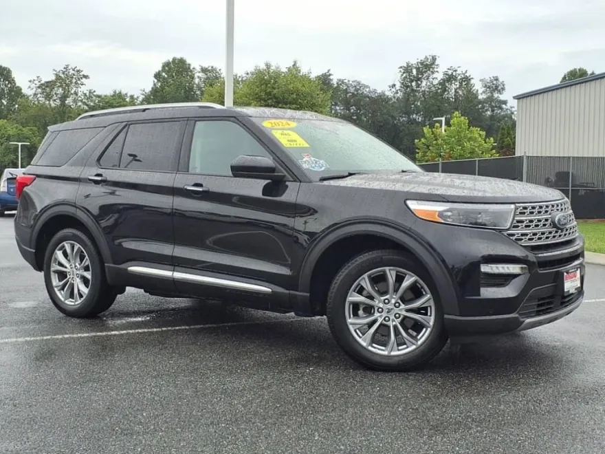 2024 Ford Explorer Limited photo 1