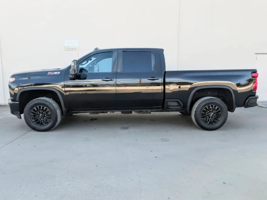 2021 Chevrolet Silverado 2500HD LT photo 1