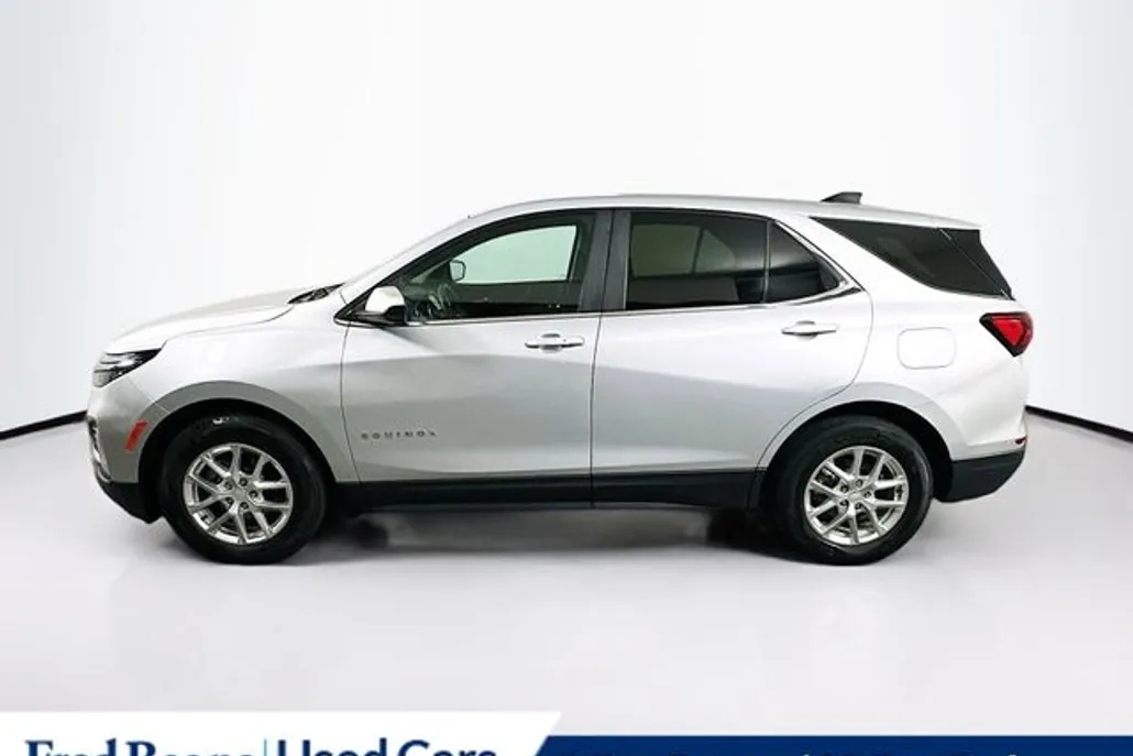 2022 Chevrolet Equinox LT photo 1