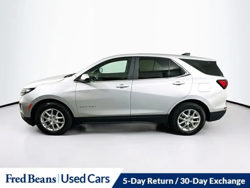 2022 Chevrolet Equinox LT photo 1