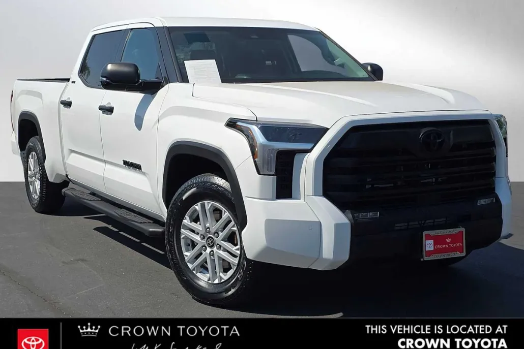 2023 Toyota Tundra SR5 photo 1