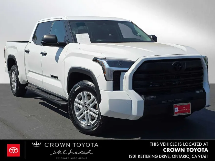 2023 Toyota Tundra SR5 photo 1