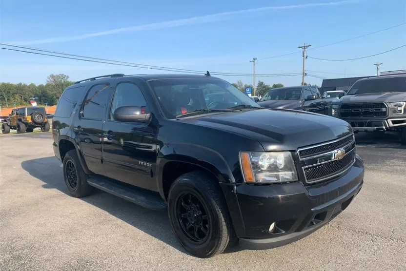 2011 Chevrolet Tahoe LT photo 1