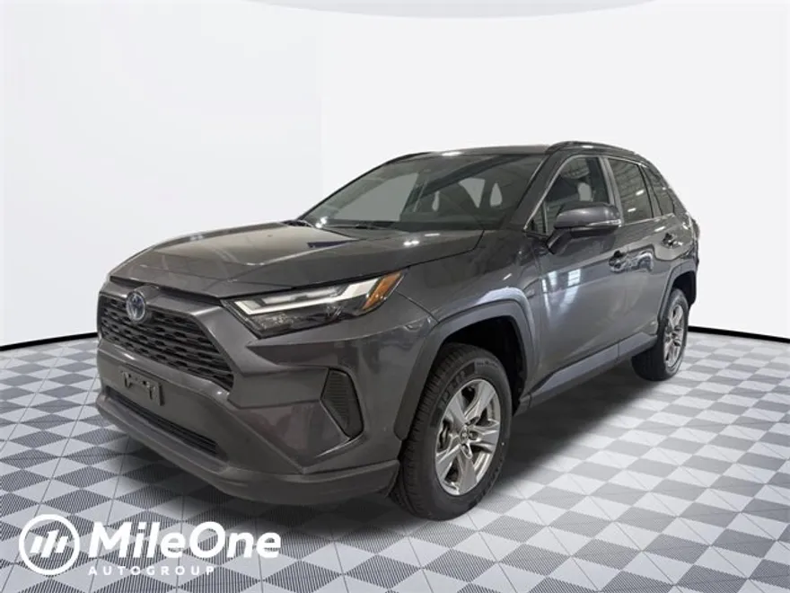 2024 Toyota RAV4 Hybrid XLE photo 1