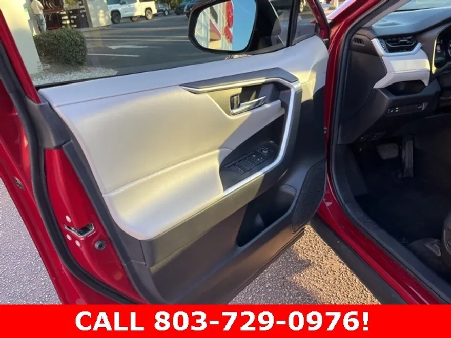 2022 Toyota RAV4 Hybrid XLE photo 1