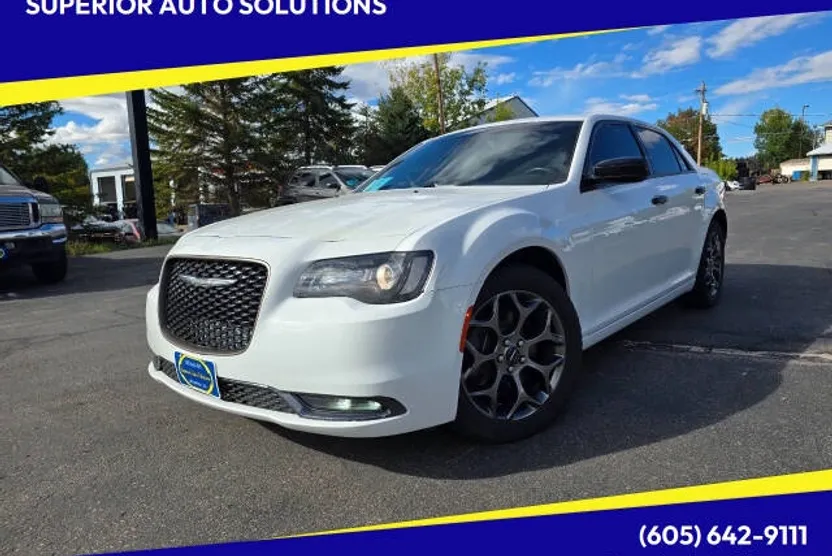 2017 Chrysler 300 S photo 1