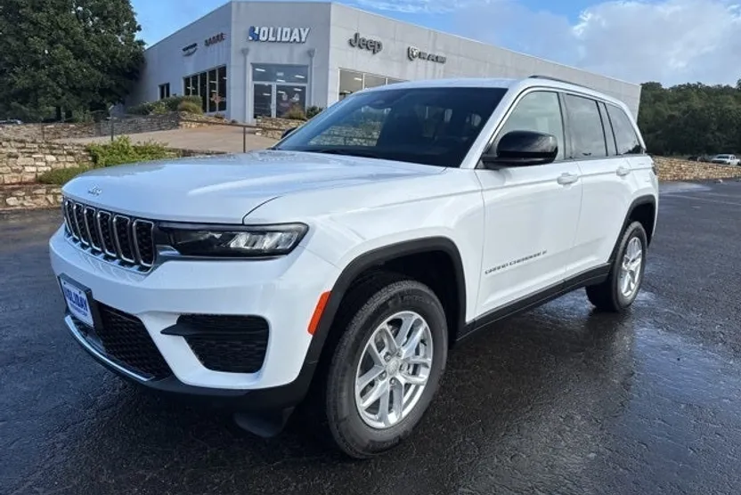 2025 Jeep Grand Cherokee Laredo photo 1