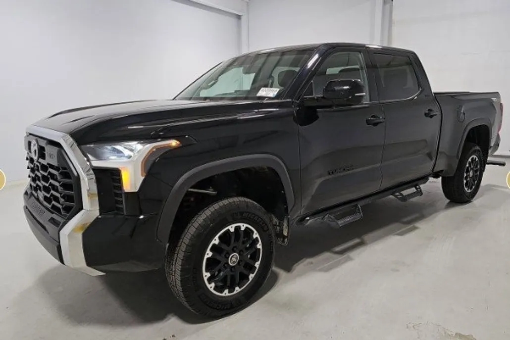 2024 Toyota Tundra SR5 CrewMax photo 1