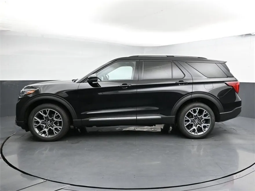 2025 Ford Explorer Platinum photo 1