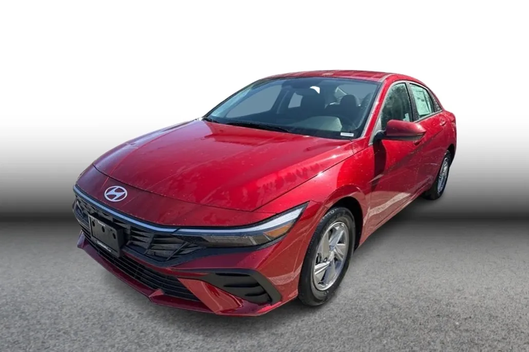2025 Hyundai Elantra SE photo 1