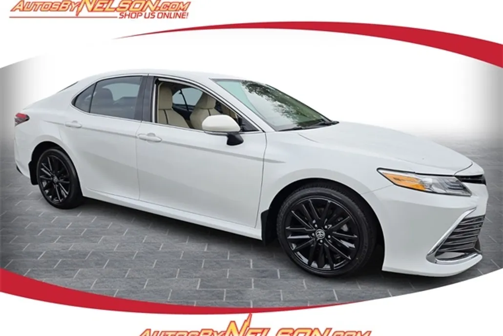 2023 Toyota Camry XLE photo 1