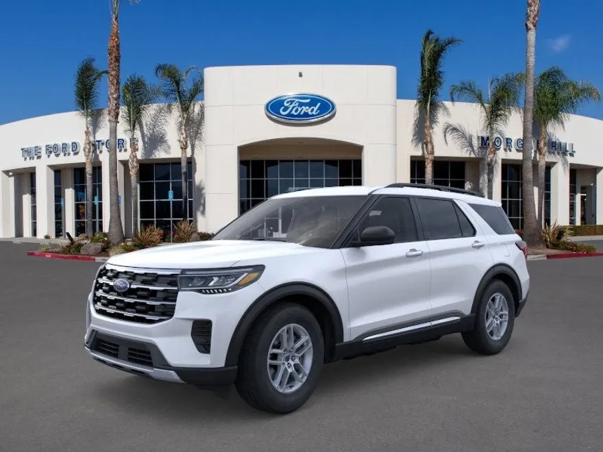 2025 Ford Explorer photo 1
