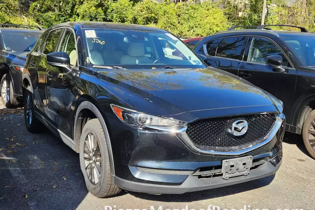 2017 Mazda CX-5 Touring photo 1