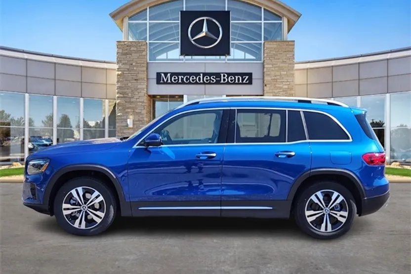 2026 Mercedes Benz GLB 250 4MATIC photo 1