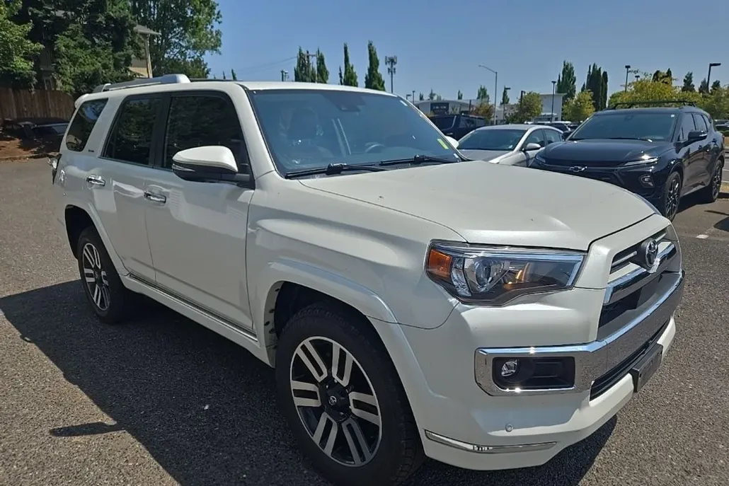 2022 Toyota 4Runner Limited photo 1