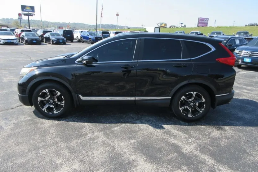 2017 Honda CR-V Touring photo 1