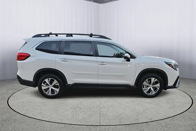 2023 Subaru Ascent Premium photo 1