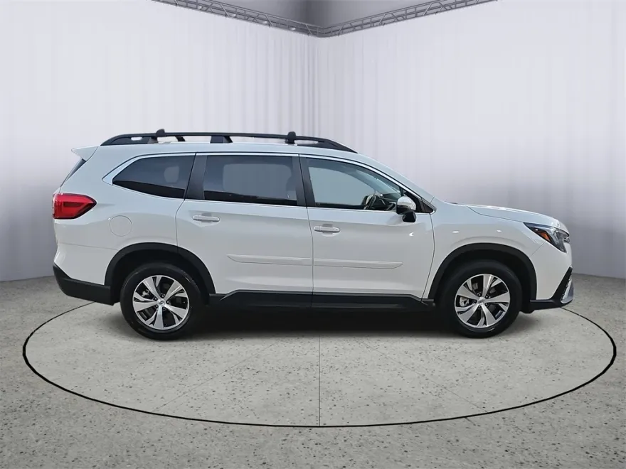 2023 Subaru Ascent Premium photo 1