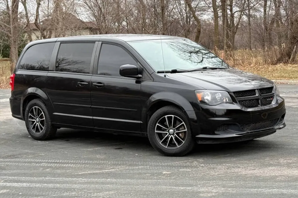 2016 Dodge Grand Caravan SE Plus photo 1