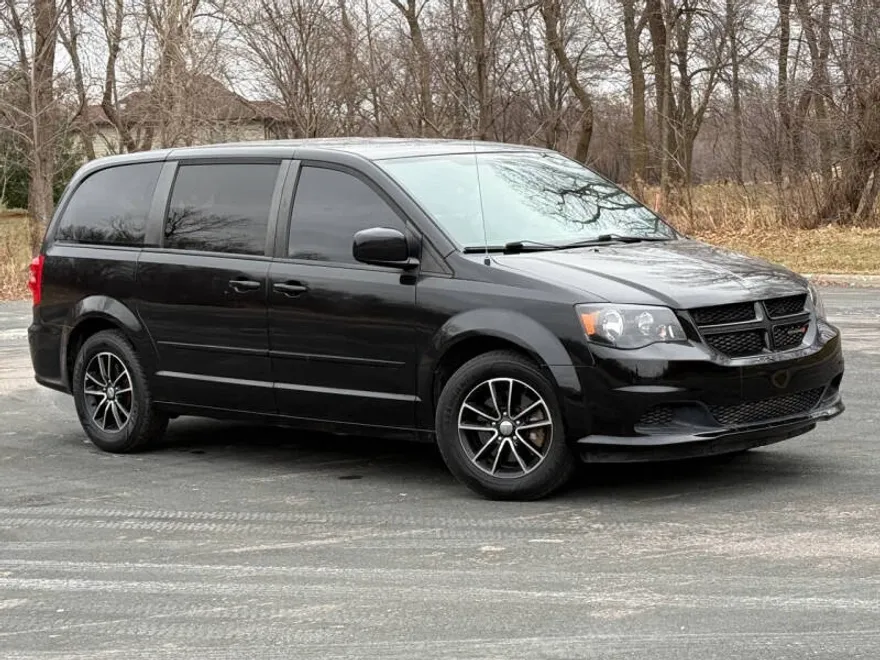 2016 Dodge Grand Caravan SE Plus photo 1