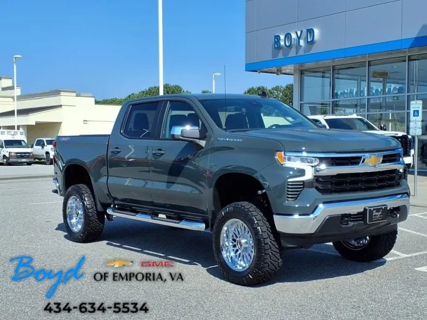 2025 Chevrolet Silverado 1500 LT photo 1