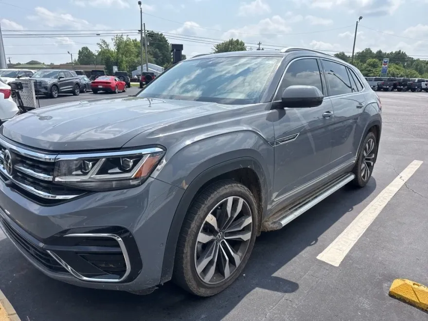 2022 Volkswagen Atlas Cross Sport V6 SEL Premium R-Line photo 1