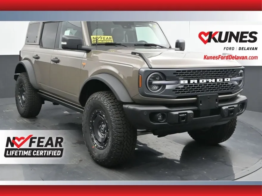 2025 Ford Bronco Badlands photo 1