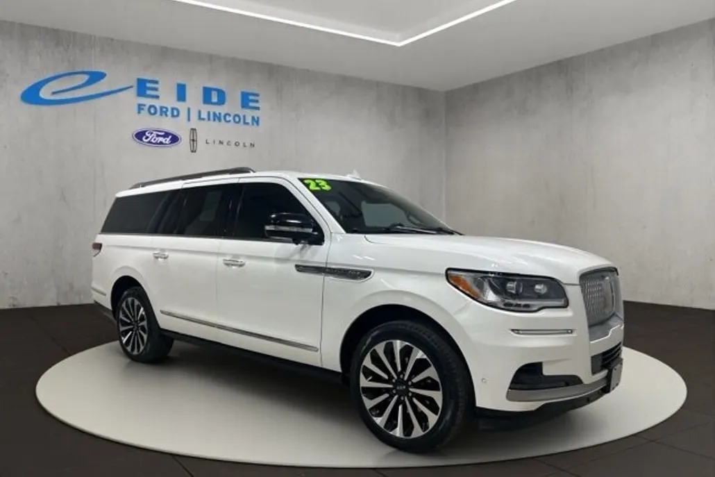 2023 Lincoln Navigator L Reserve photo 1