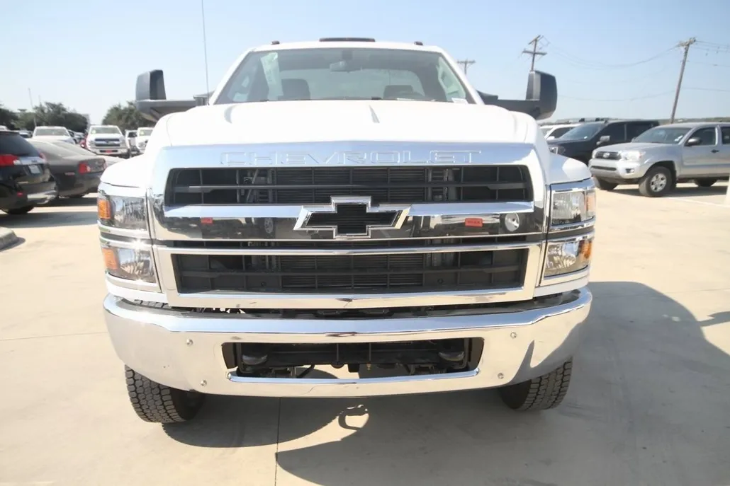 2024 Chevrolet Silverado 6500HD Work Truck photo 1