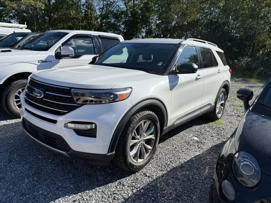 2022 Ford Explorer XLT photo 1