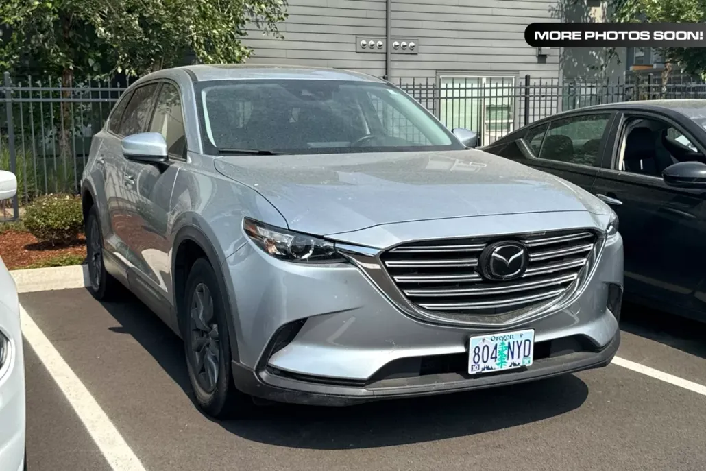 2023 Mazda CX-9 Touring photo 1