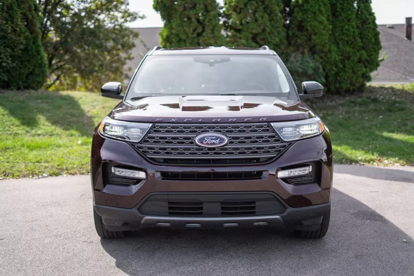 2023 Ford Explorer XLT photo 1
