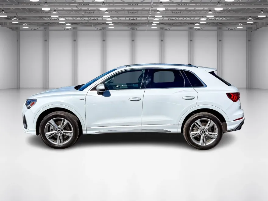 2023 Audi Q3 45 TFSI S line Premium photo 1