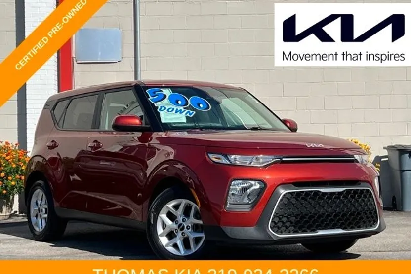 2022 Kia Soul LX photo 1