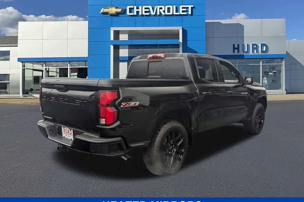 2025 Chevrolet Colorado Z71 photo 1