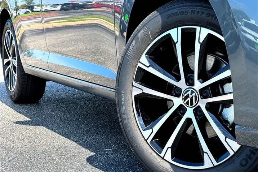 2025 Volkswagen Jetta 1.5T Sport photo 1