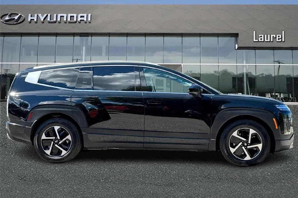 2026 Hyundai Ioniq SE photo 1