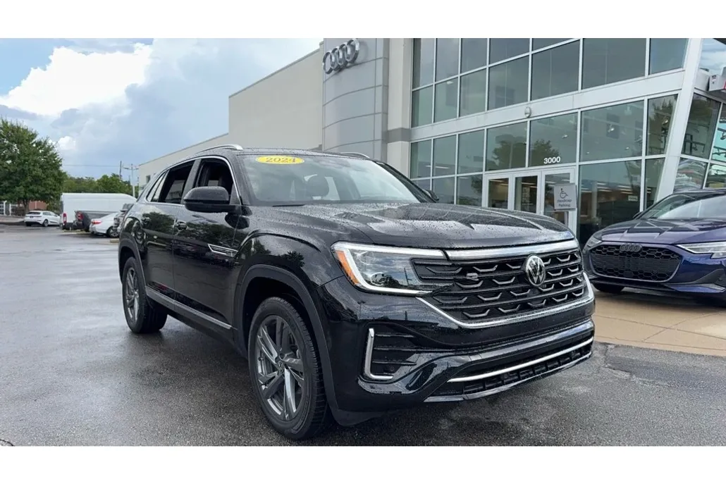 2024 Volkswagen Atlas Cross Sport SEL R-Line photo 1