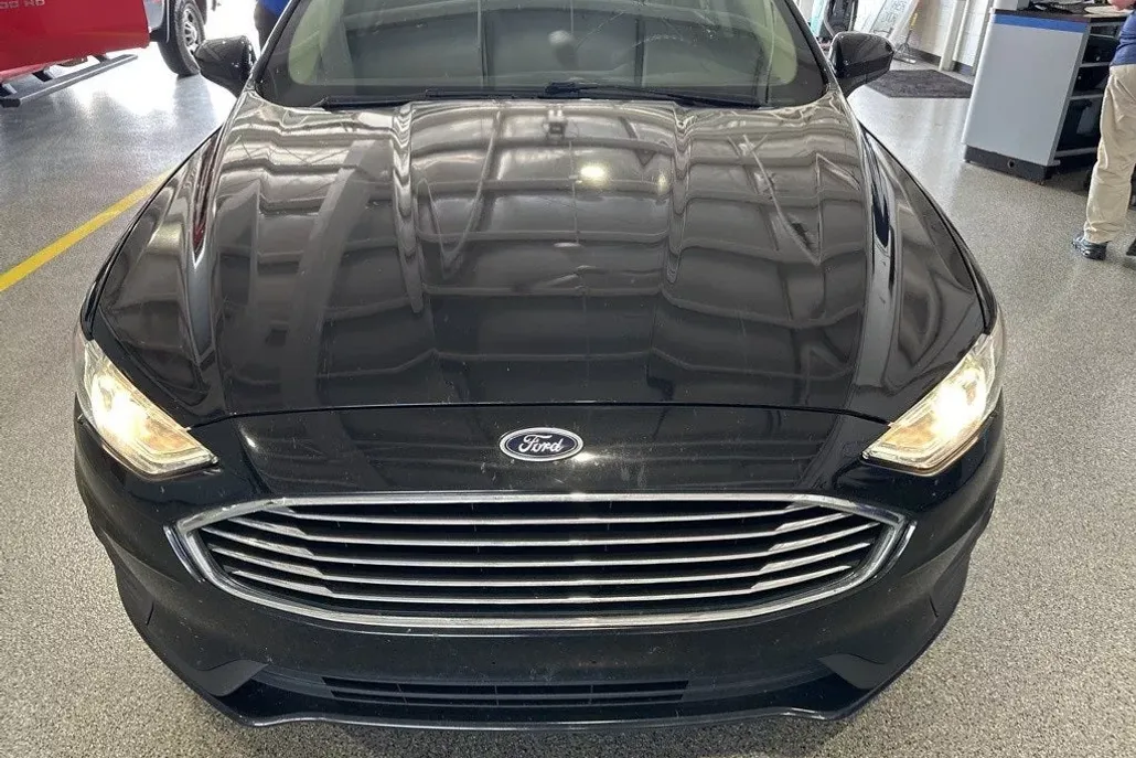 2019 Ford Fusion Hybrid SE photo 1