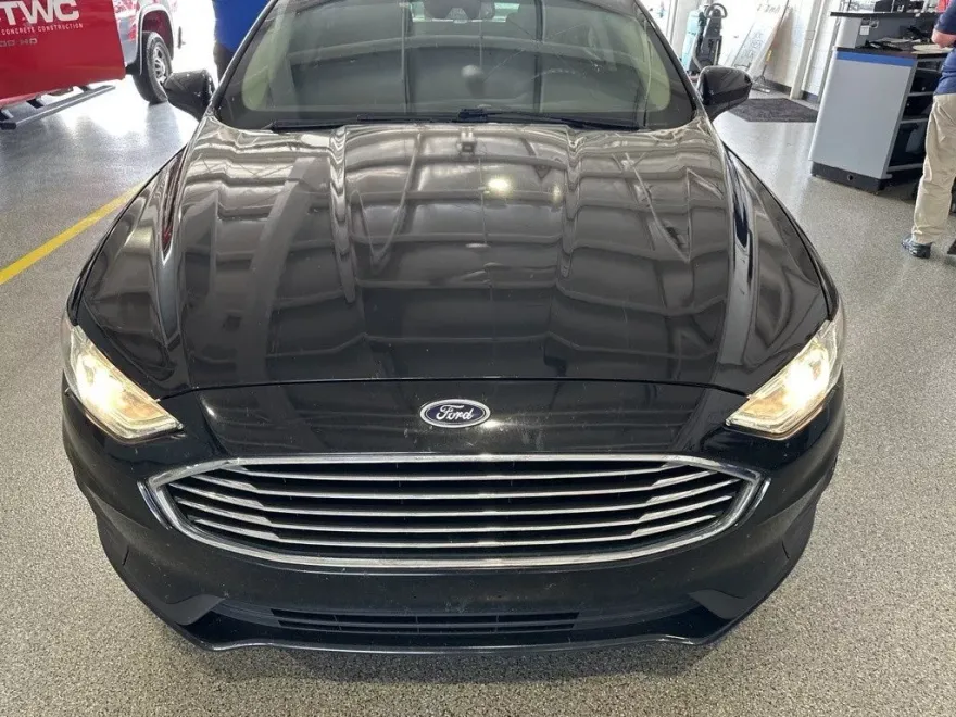 2019 Ford Fusion Hybrid SE photo 1