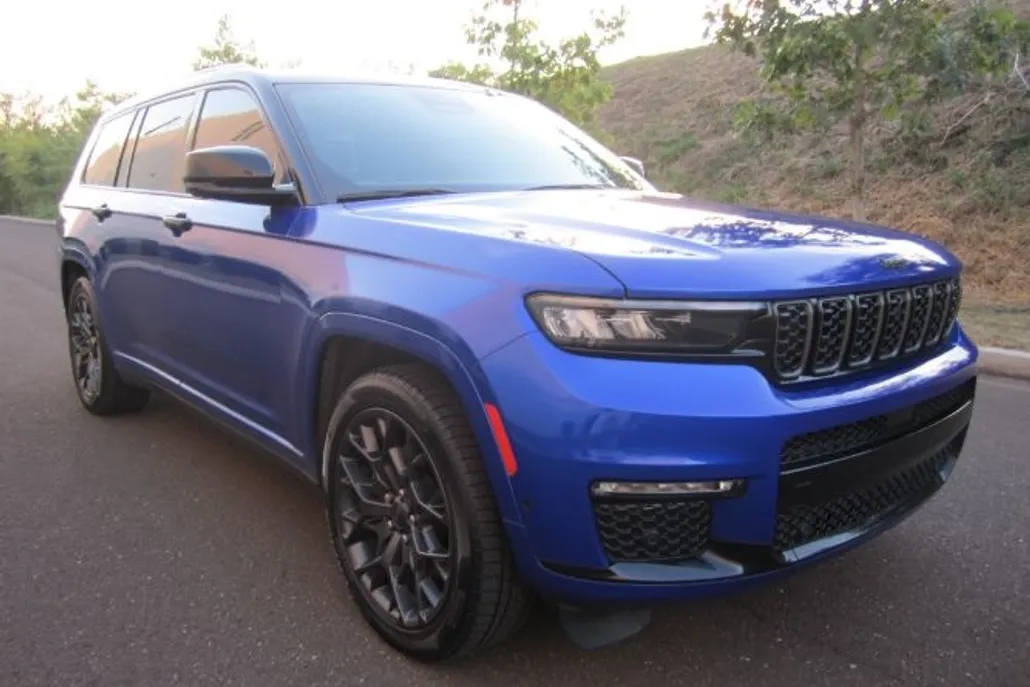 2023 Jeep Grand Cherokee L Summit Reserve photo 1