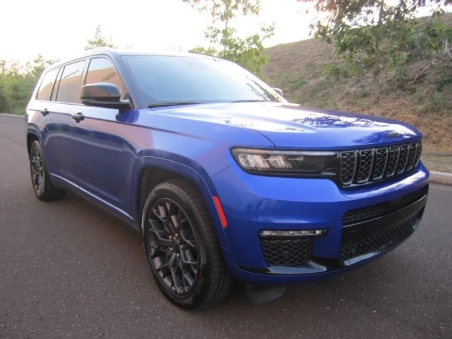 2023 Jeep Grand Cherokee L Summit Reserve photo 1