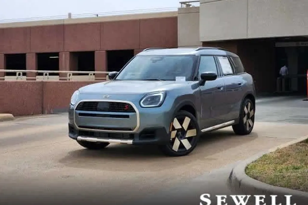 2025 Mini Countryman S ALL4 photo 1