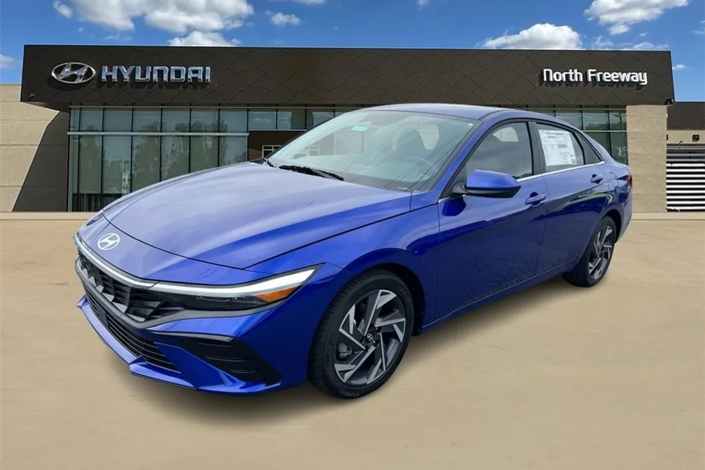 2025 Hyundai Elantra SEL Convenience photo 1