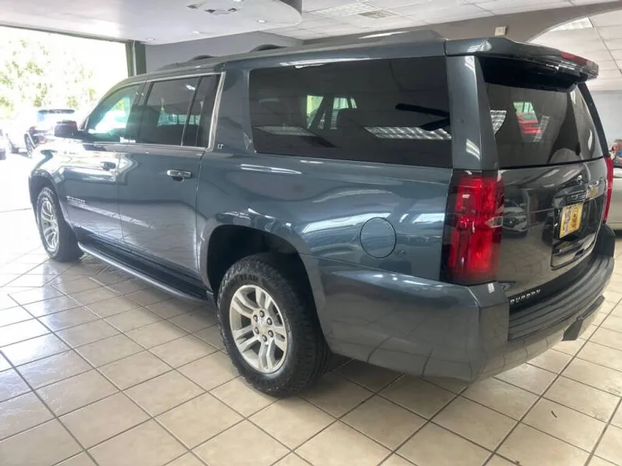 2020 Chevrolet Suburban LT photo 1