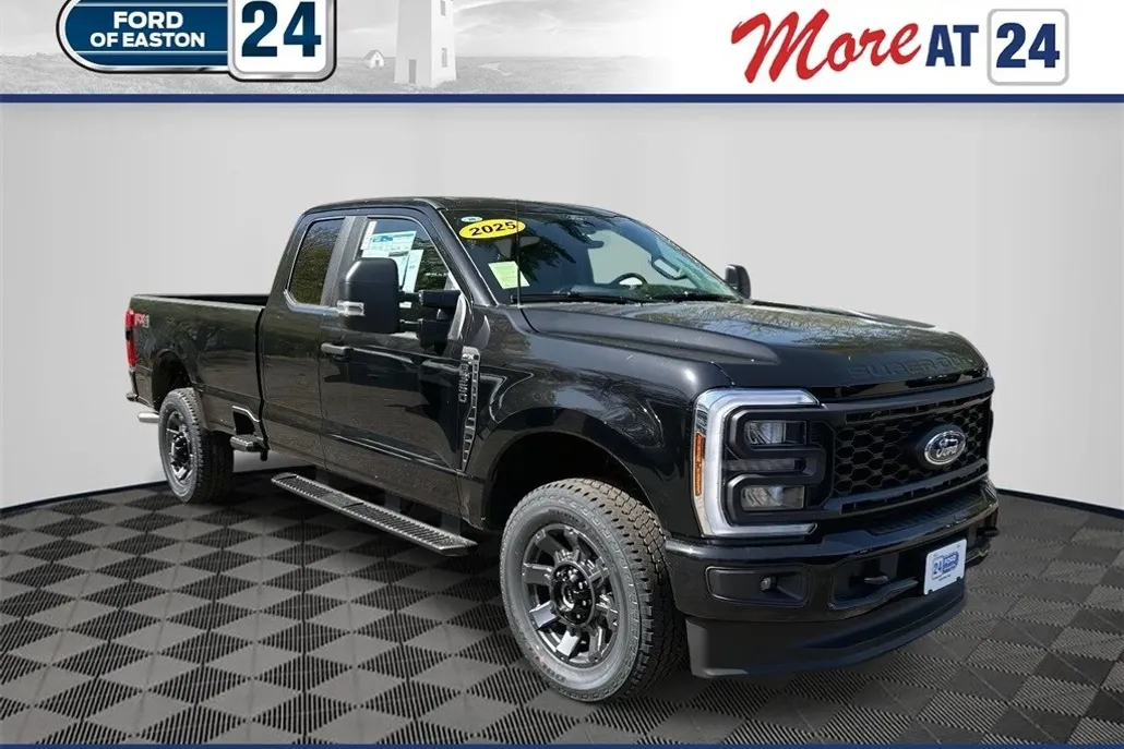 2025 Ford F-350 XL photo 1