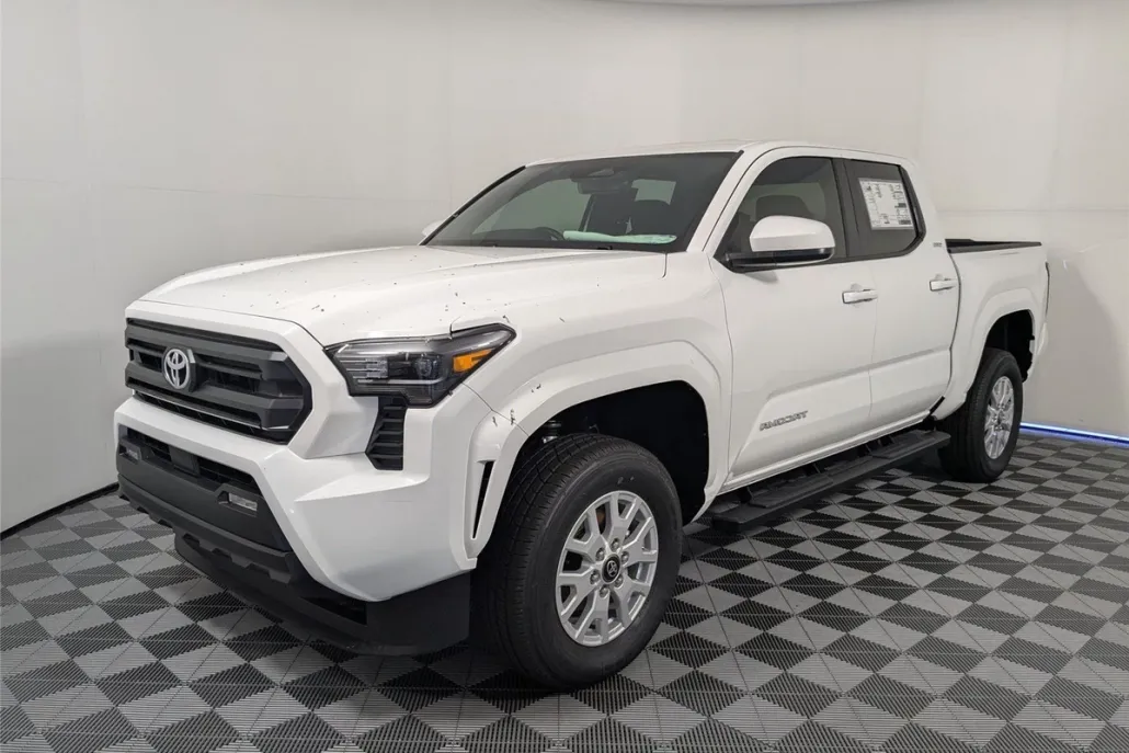 2025 Toyota Tacoma SR5 photo 1