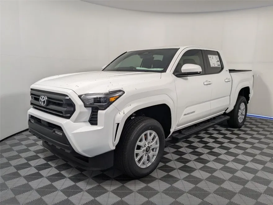 2025 Toyota Tacoma SR5 photo 1