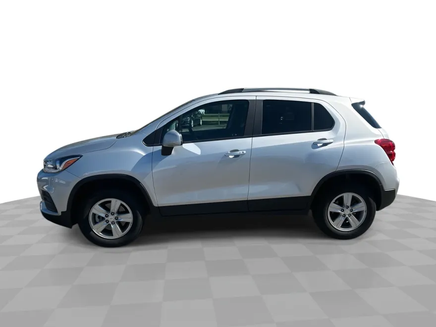 2022 Chevrolet Trax LT photo 1